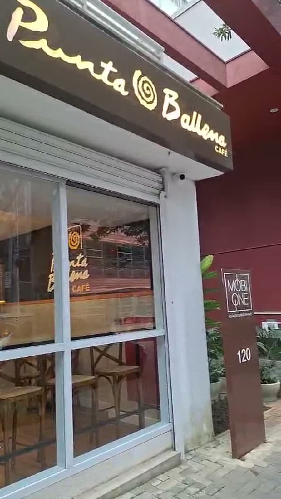 Fachada de Punta Ballena Café en Brasil